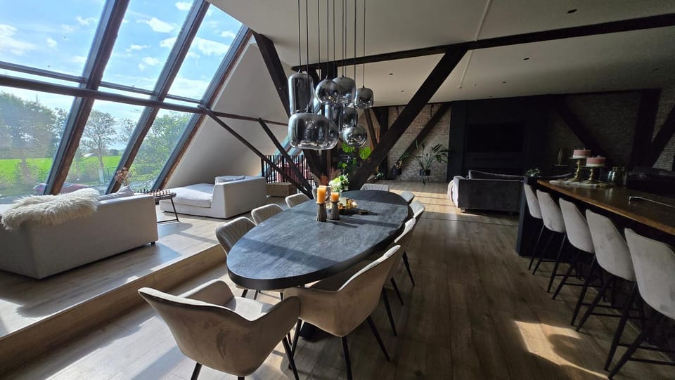 Living room, Dining area