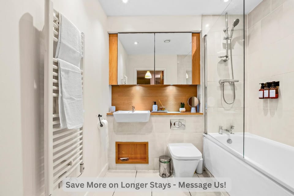 Shower, Toilet, Bathroom, Bath, towels