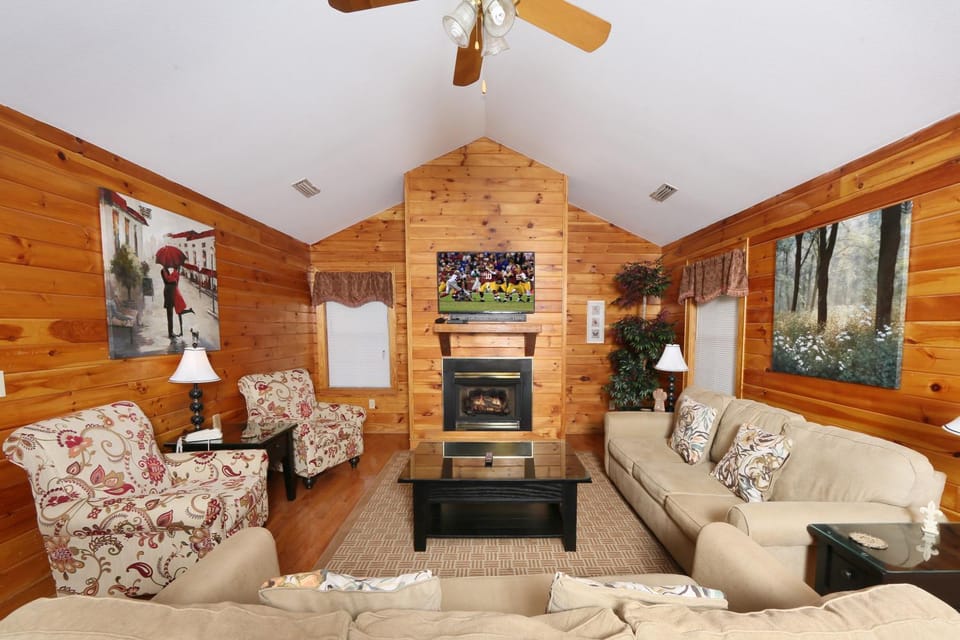 Wildwood Falls #4 Chalet in Pigeon Forge