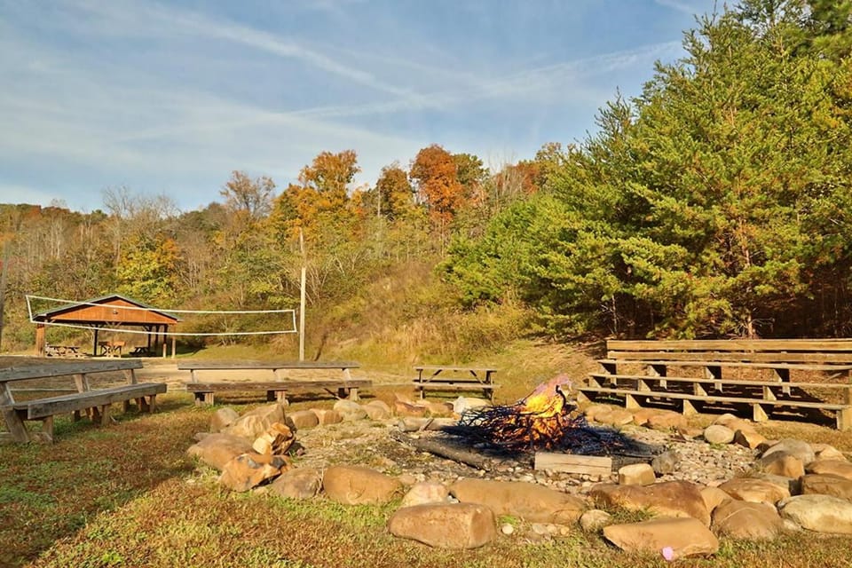 Homey Chalet perfect for your Mountain Retreat House in Pigeon Forge