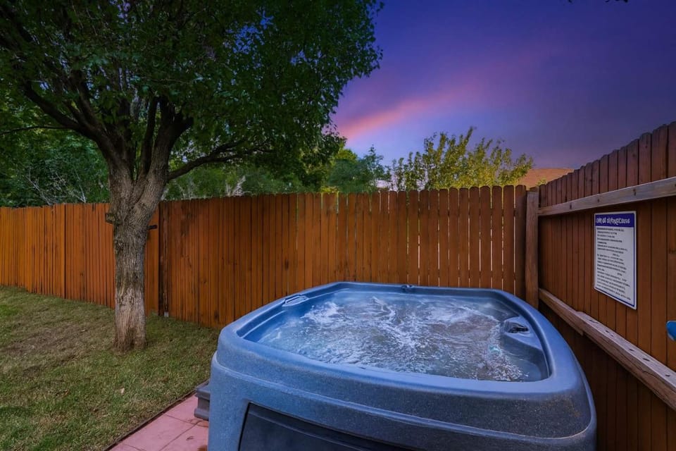 Spacious 5BD 2BA Forest View Getaway Sleeps 13 House in Grand Prairie