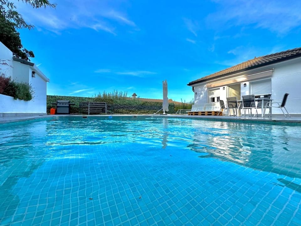 Villa Completa con Piscina y Barbacoa Villa in Castile and León