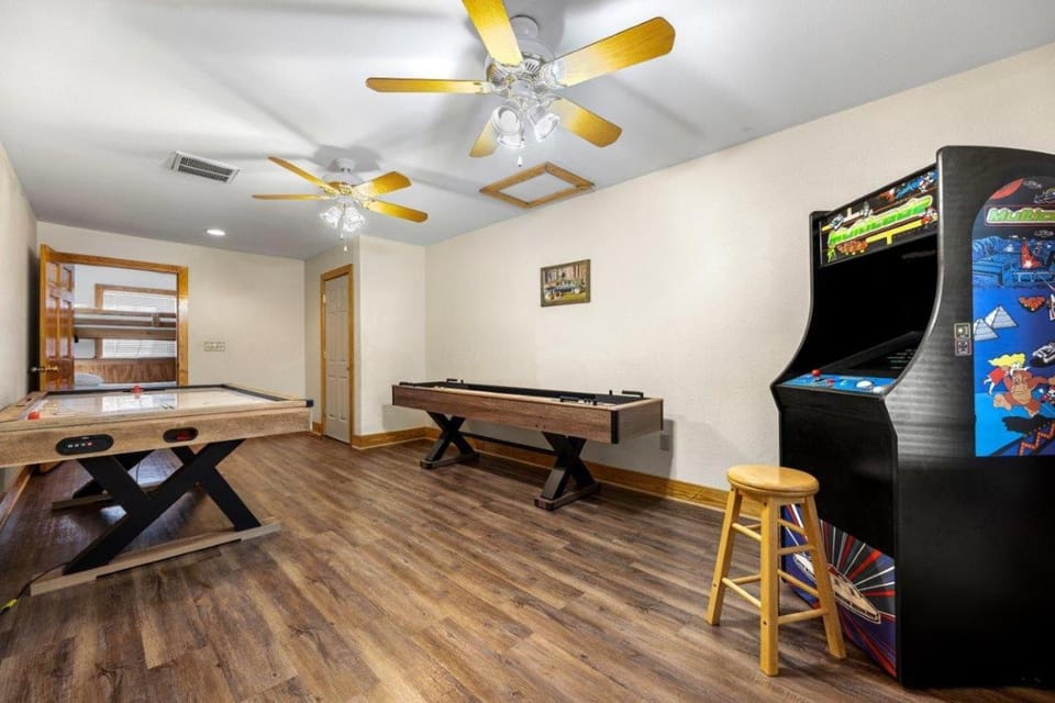 Simple Condo for Urban Time-Off Apartment in Pigeon Forge
