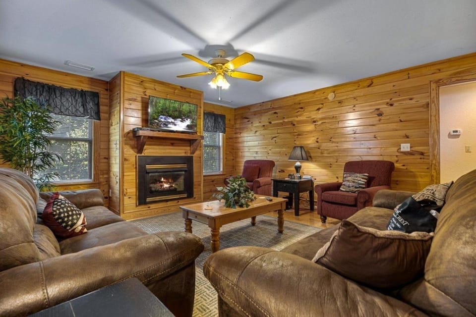 Simple Condo for Urban Time-Off Apartment in Pigeon Forge