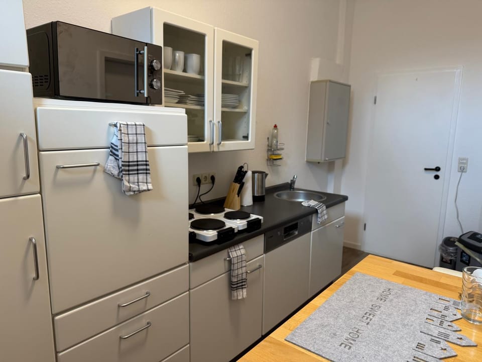 Modern Stay Hattersheim with four bedrooms Apartment in Frankfurt