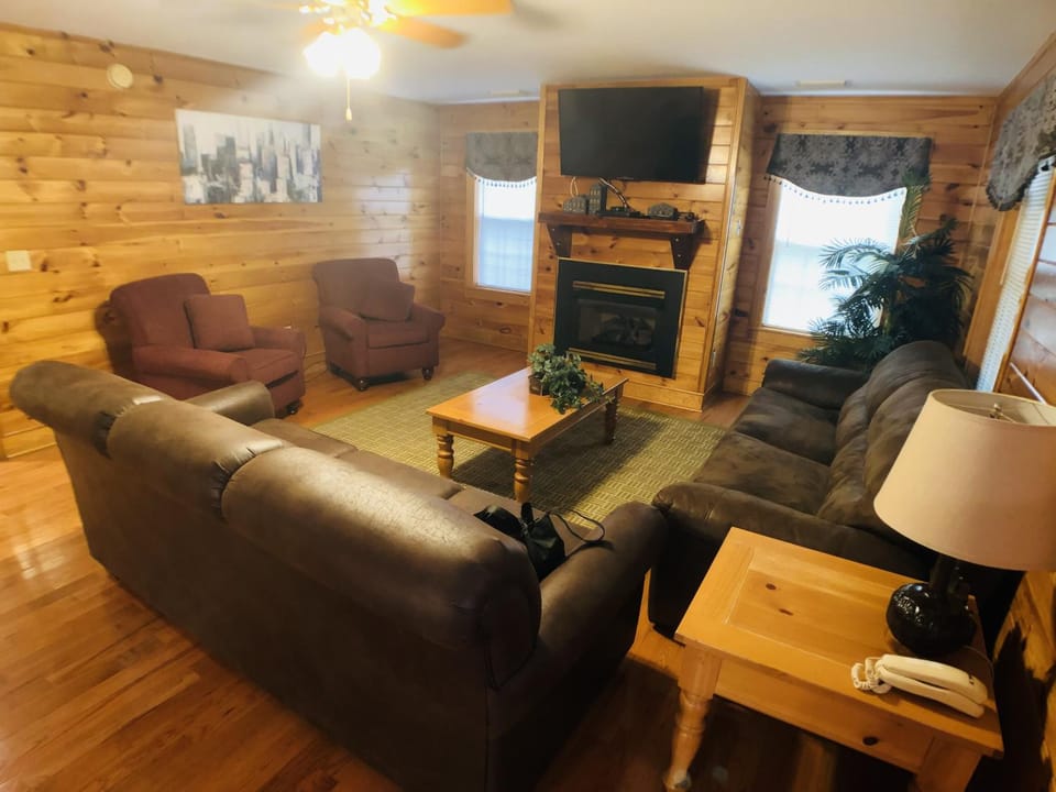 Quiet Condo with Retreat Atmosphere Apartment in Pigeon Forge