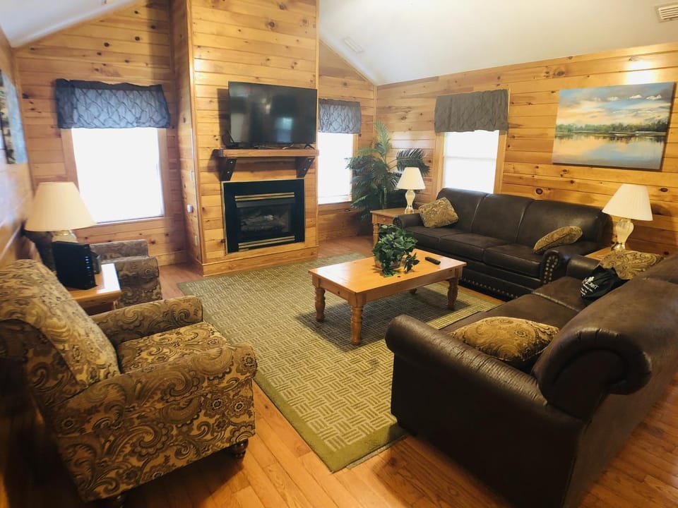 Briarstone Lodge Condo 13B Apartment in Pigeon Forge