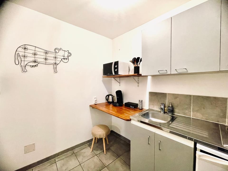 Coffee/tea facilities, Kitchen or kitchenette