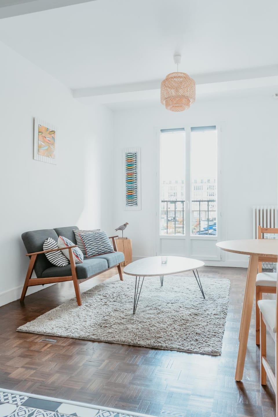Nearby landmark, TV and multimedia, Living room, Seating area, Dining area, Landmark view, furniture, heating, storage
