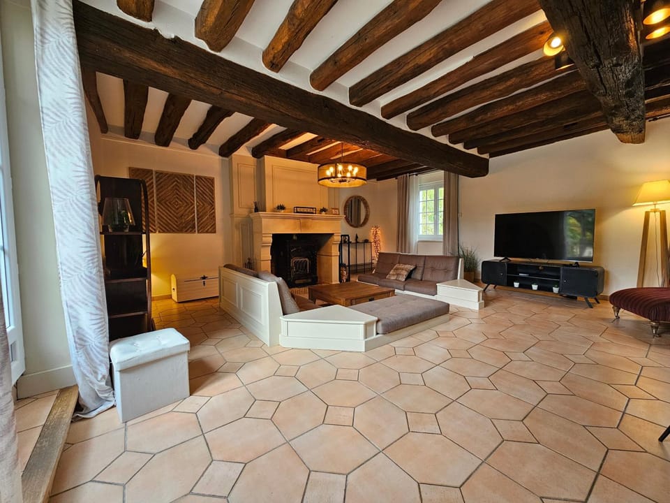 TV and multimedia, Living room, Seating area