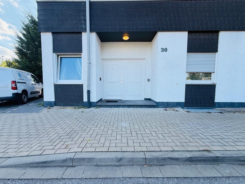 Property building, Facade/entrance