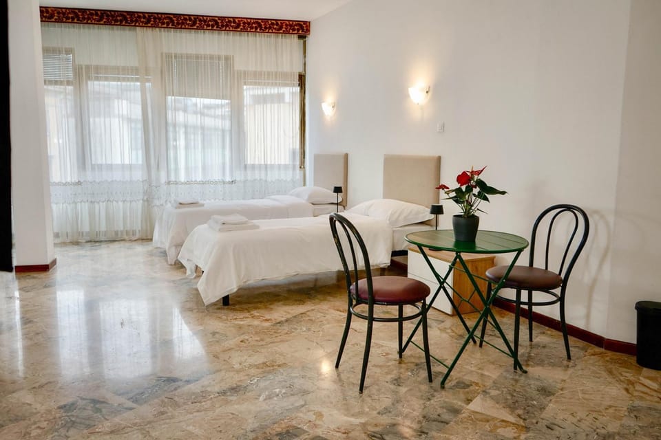 Bed, Living room, Bedroom