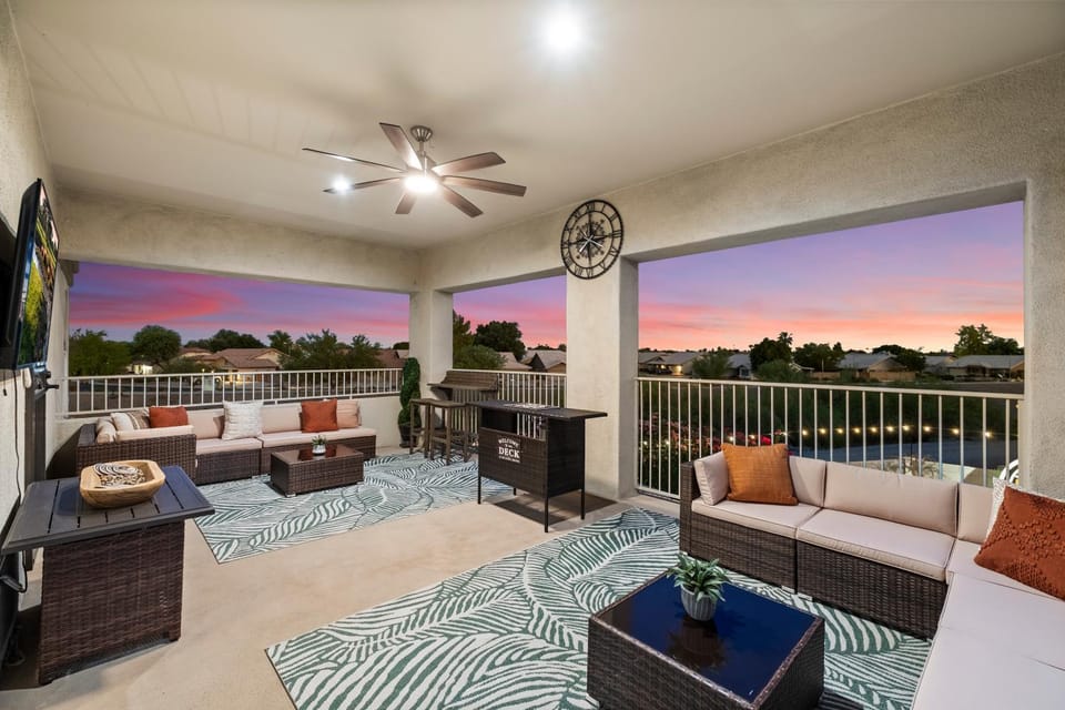 Communal lounge/ TV room, View (from property/room), Balcony/Terrace, Evening entertainment