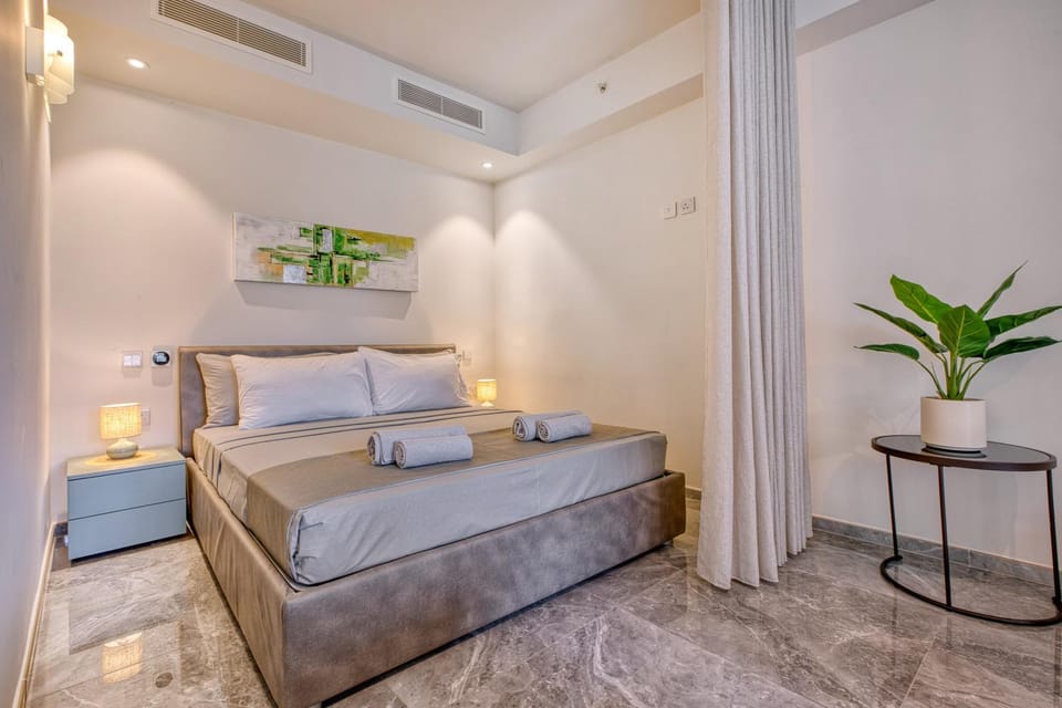 Official Mercury Suites | With Rooftop Pool Access Apartment in Saint Julians