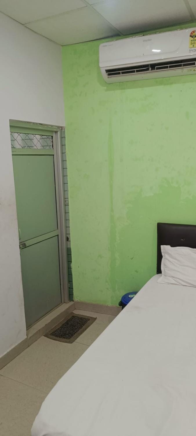 Bedroom, air conditioner