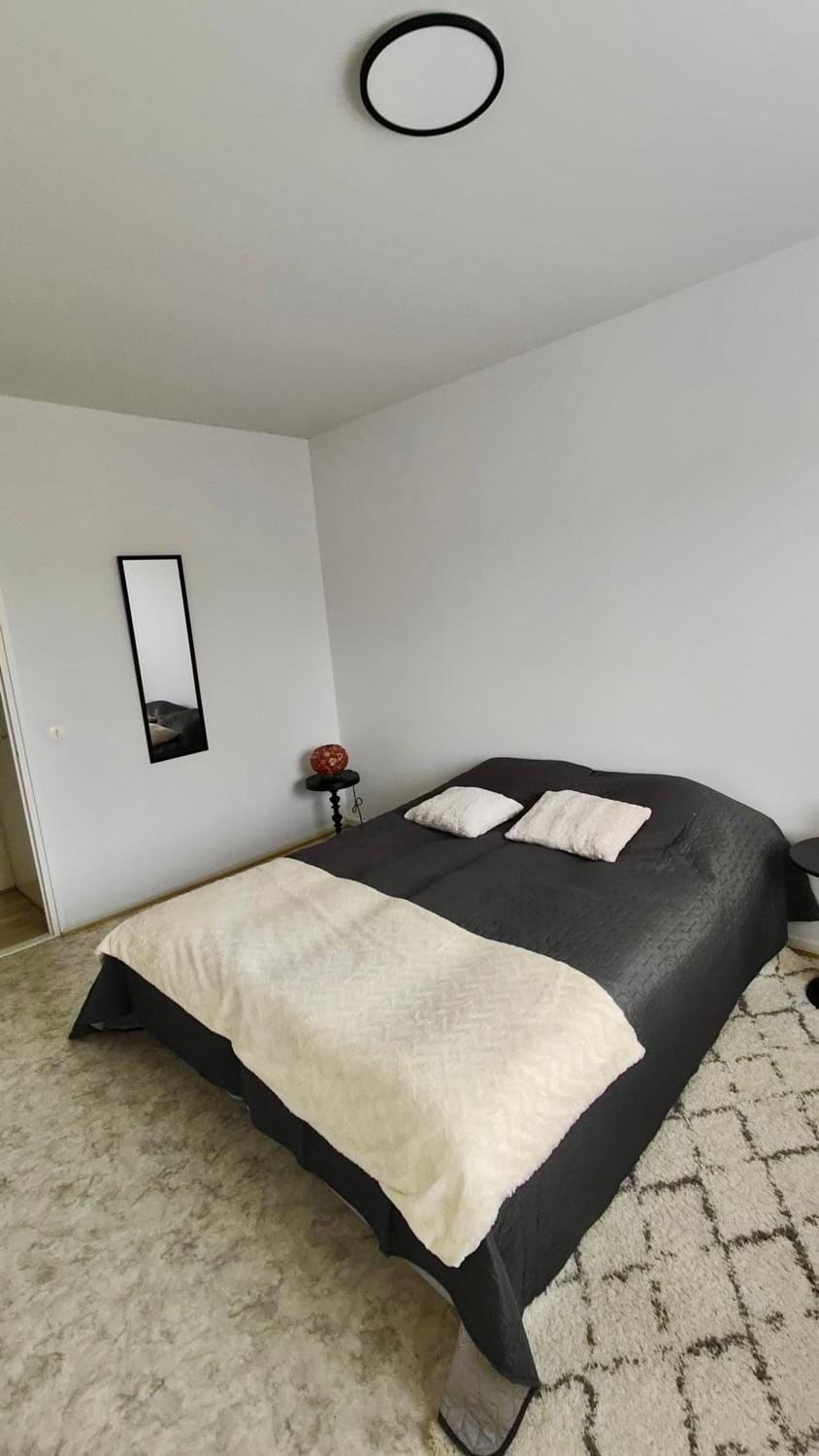 Bed, Bedroom