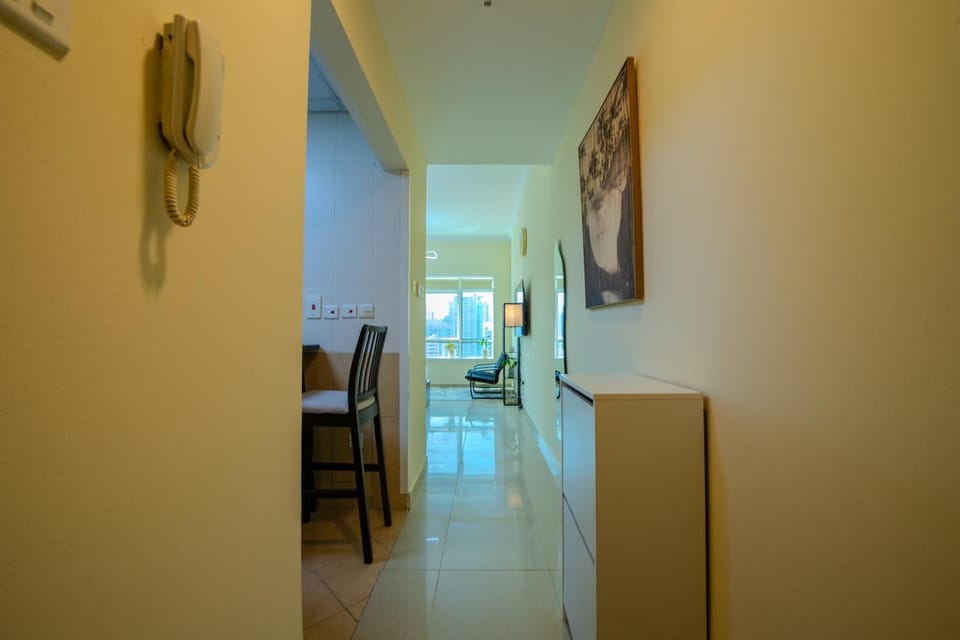 Metrofront Stay - Walk to Iconic Dubai Spots Apartment in Dubai