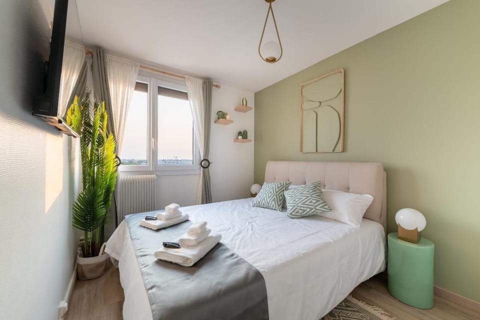 TV and multimedia, Bedroom, towels