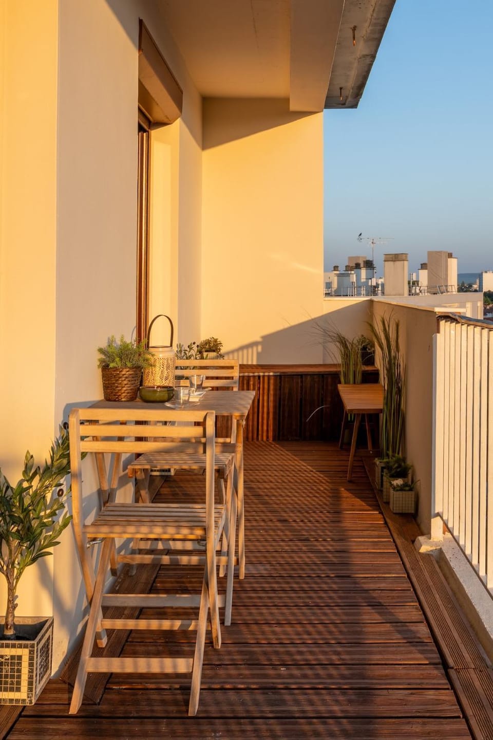 View (from property/room), Balcony/Terrace, Dining area