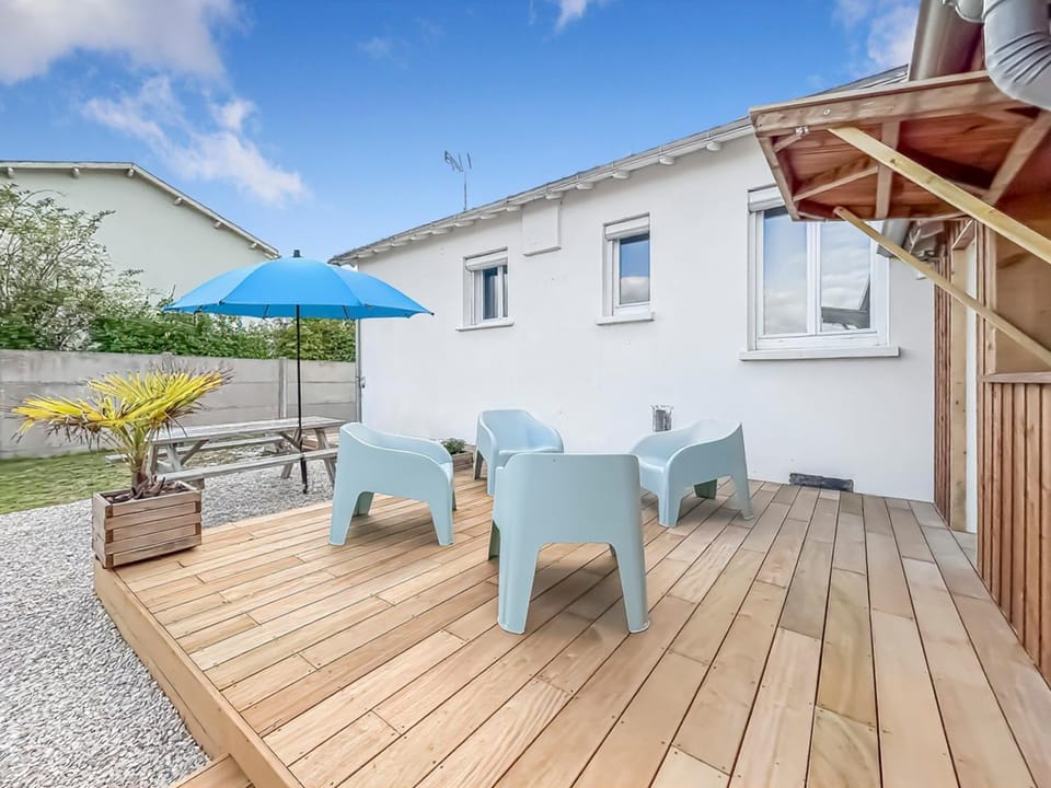 Jardin & terrasse privés, à 10 min de La Rochelle House in La Rochelle