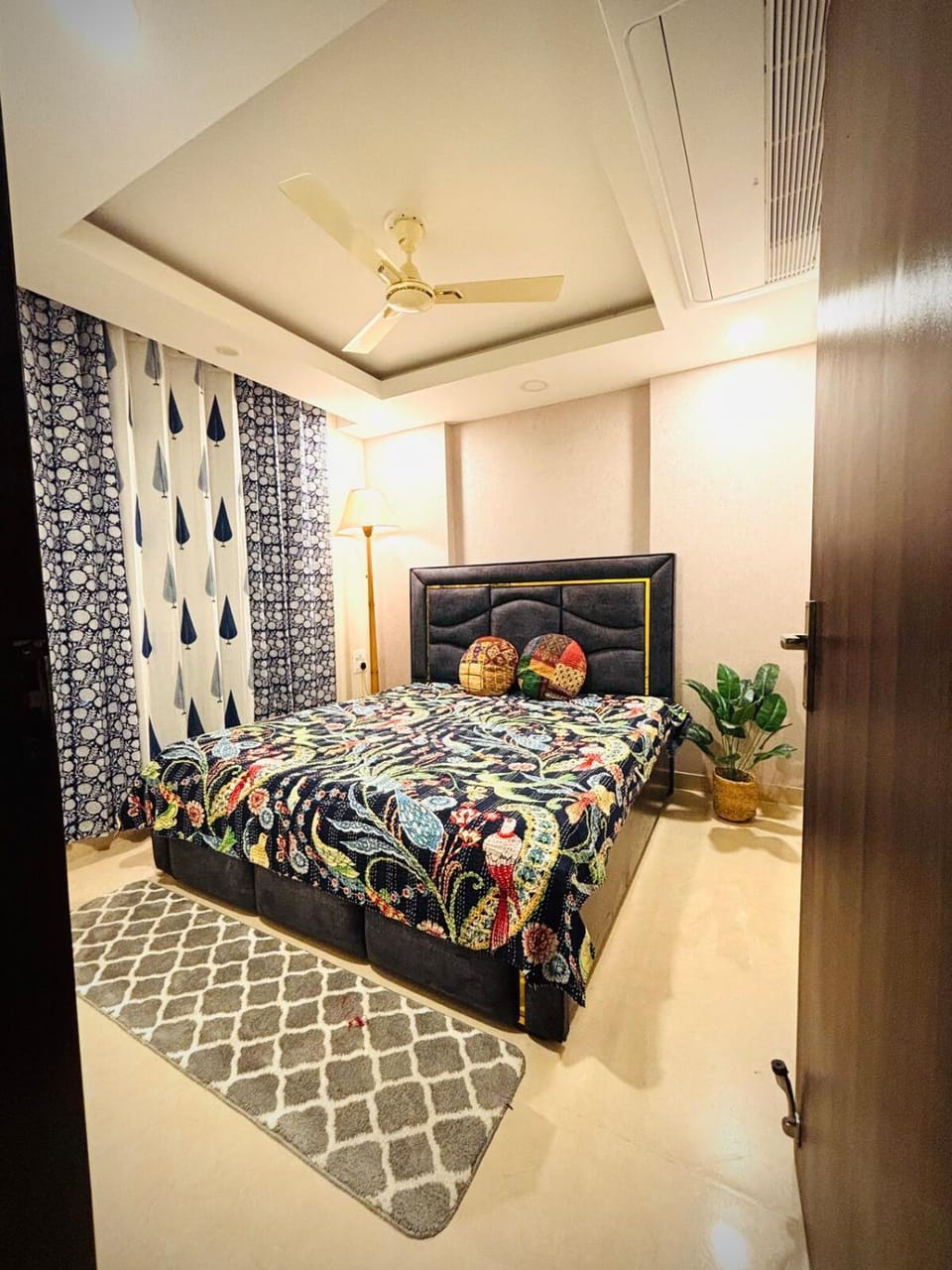 HawaMahal -The Crown 3BHK near Airport, JECC, JLN Apartment in Jaipur