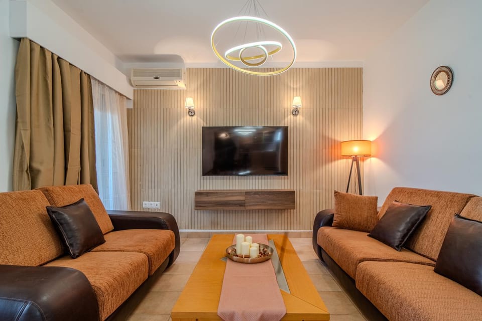 TV and multimedia, Living room, Seating area, air conditioner