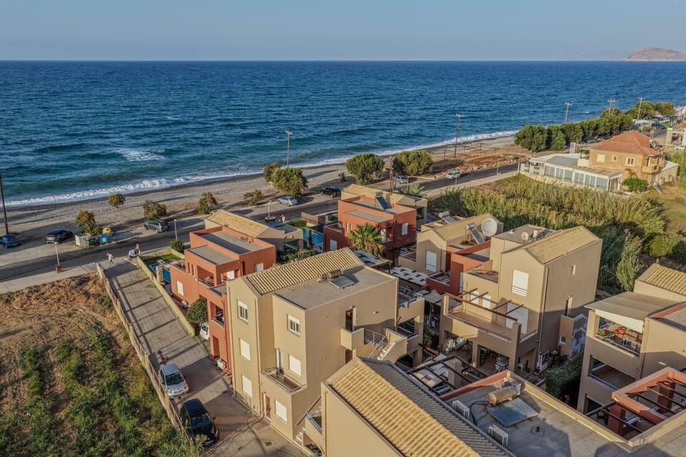 View (from property/room), Mountain view, Sea view, Quiet street view