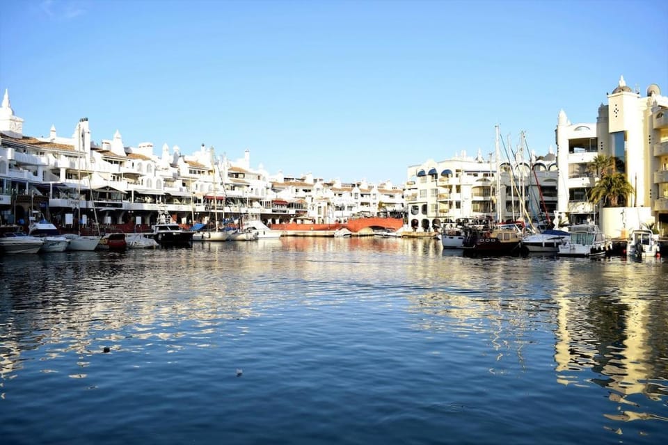 Stunning attached house with shared pool, 3' to the beach House in Benalmadena