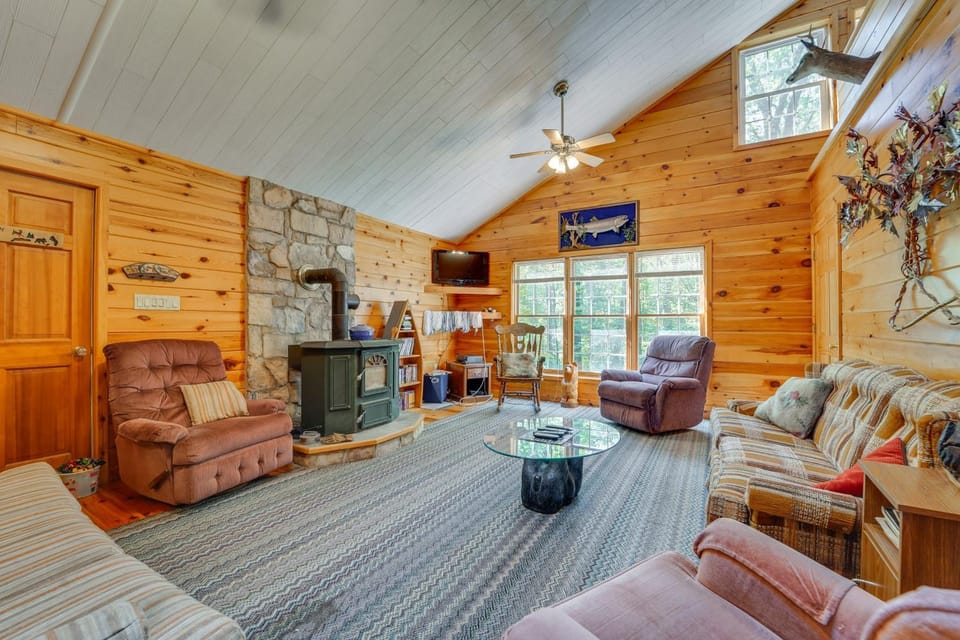 Cabin Comfort Near PSU! Fire Pit & On-Site Trails Cabin in Allegheny River