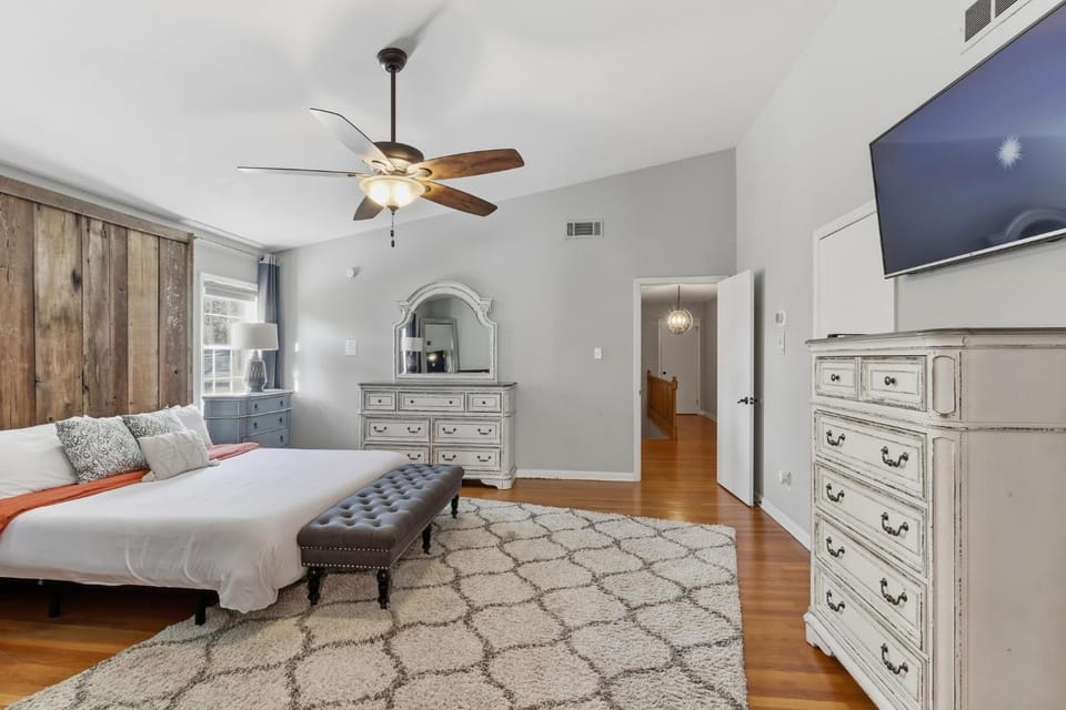 Bed, Bedroom