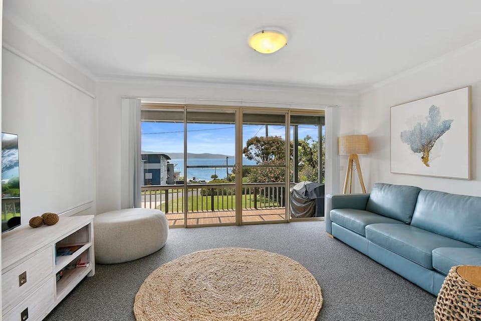 VITAMIN SEA - Uninterrupted sea views in Marengo House in Apollo Bay