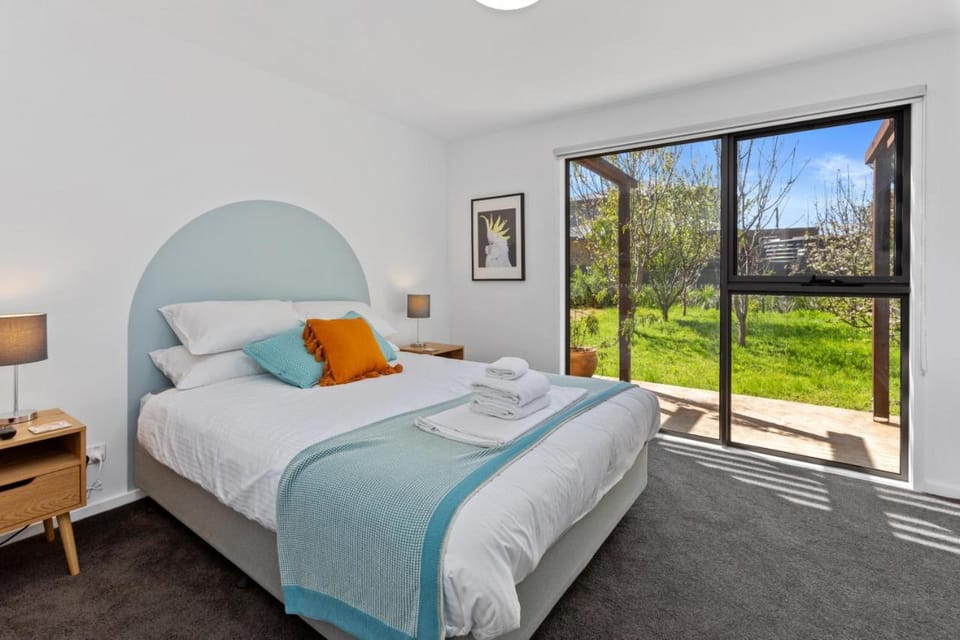 Bay Breeze Retreat new modern family home House in Apollo Bay