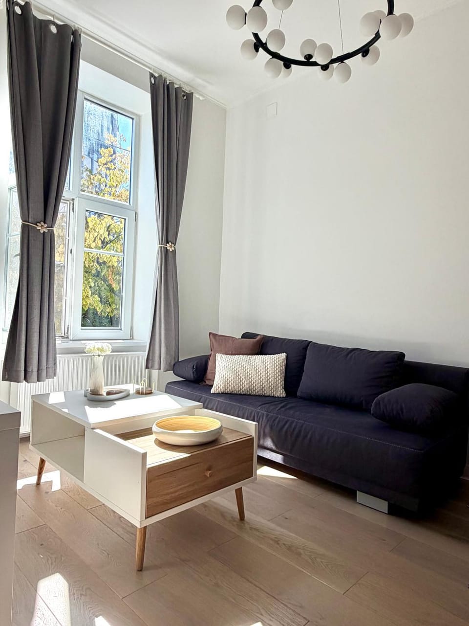 View (from property/room), Living room, Seating area