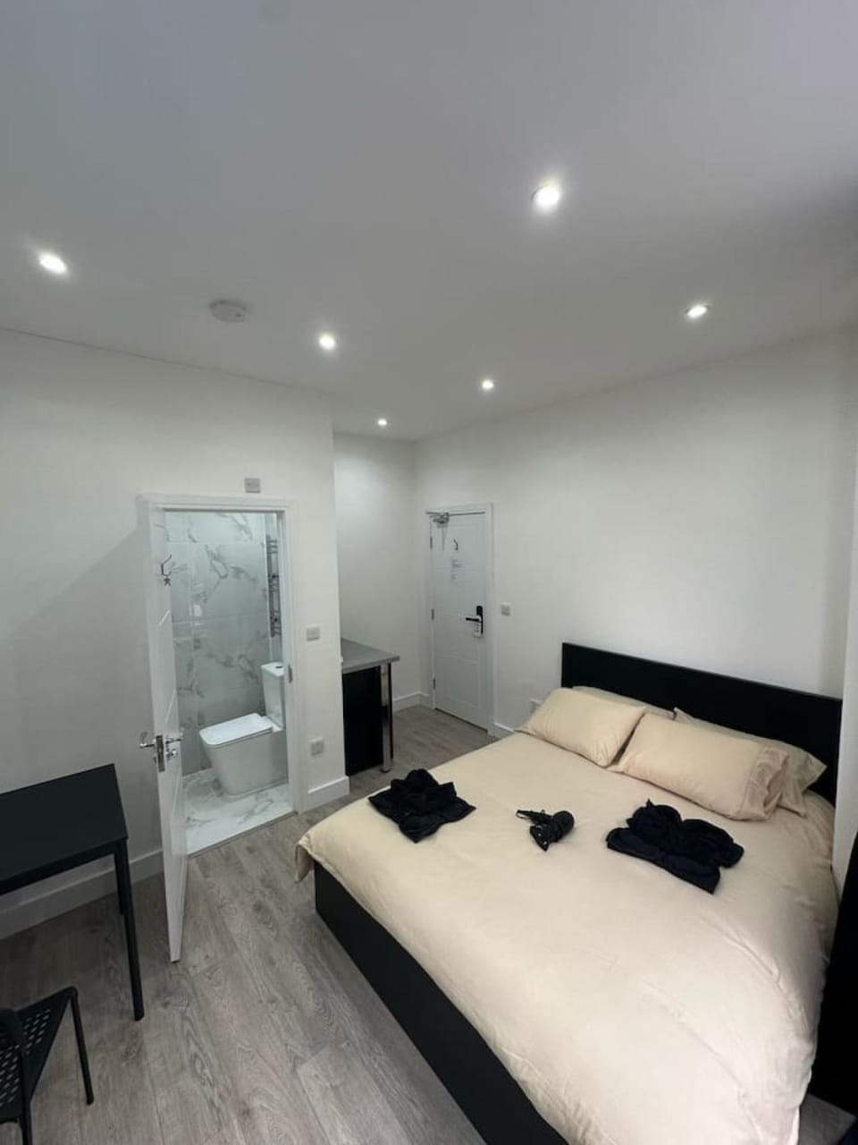 Clapham Junction moments away House in London