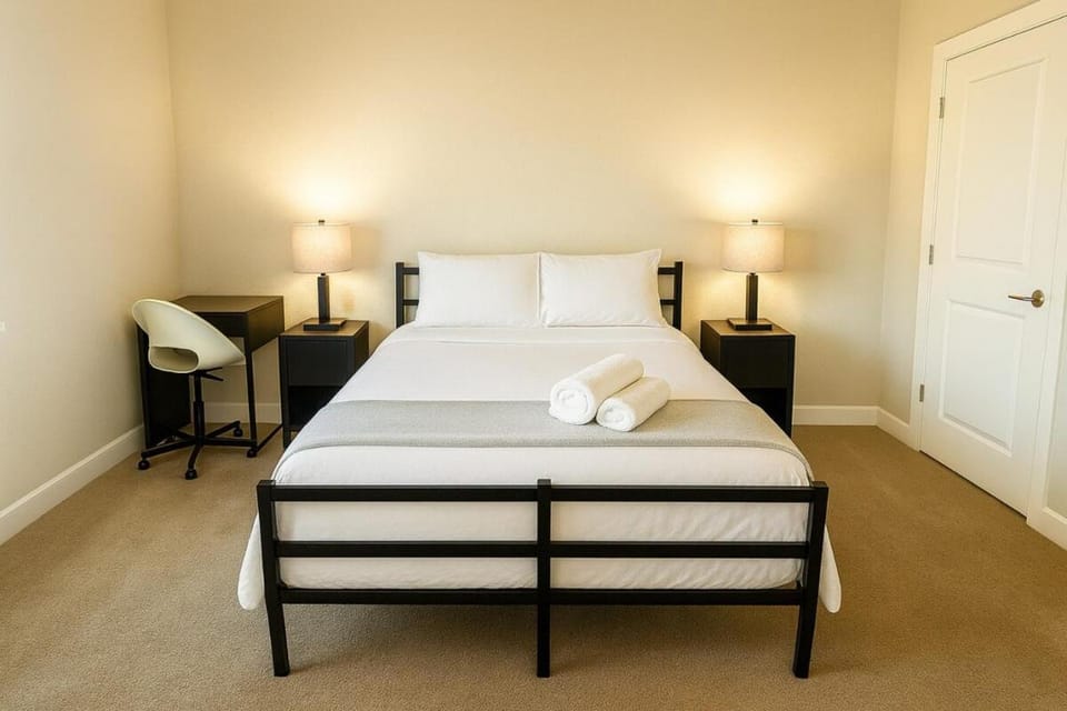 Dwntwn Luxe Suite Rock Hall, Casino, Stadiums Apartment in Cleveland Heights