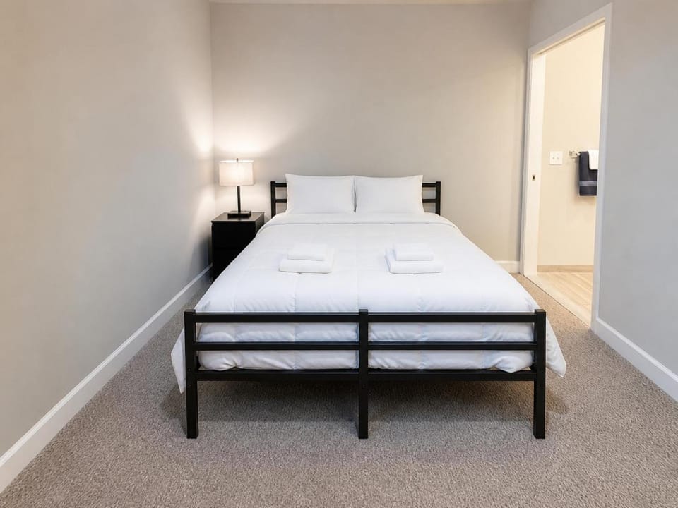 CozyLuxe Suite R&R HoF, Casino, Stadium, Airport Apartment in Cleveland Heights