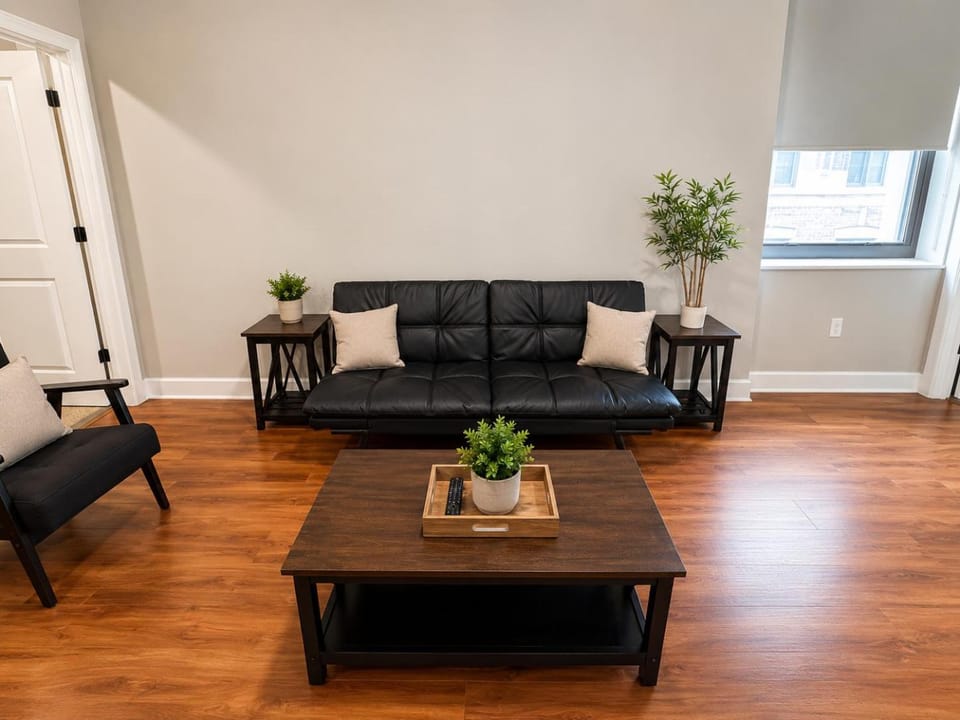 Stylish, RnR HoF, Stadiums, Casino Apartment in Cleveland Heights