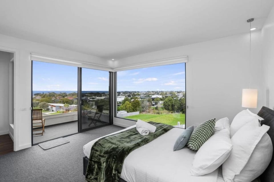 Sunrise Serenity - modern luxury House in Apollo Bay