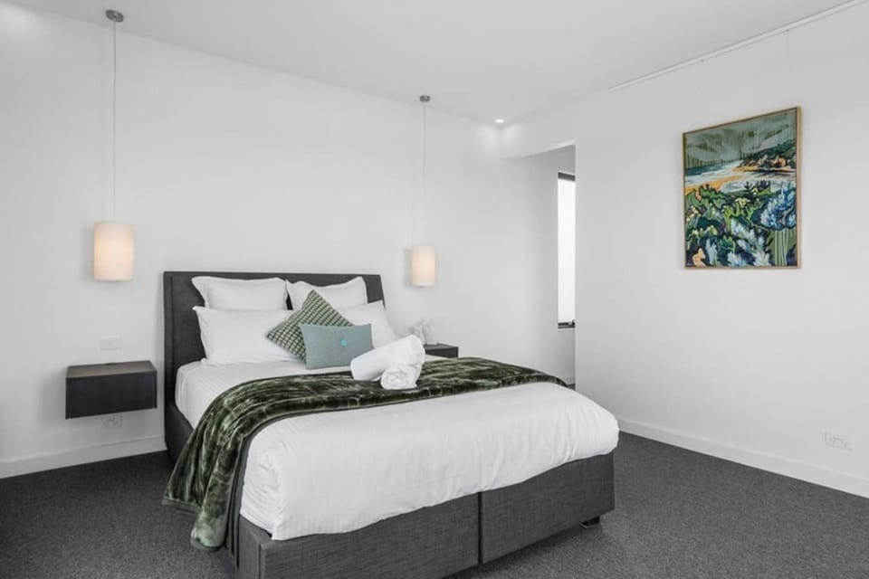 Sunrise Serenity - modern luxury House in Apollo Bay