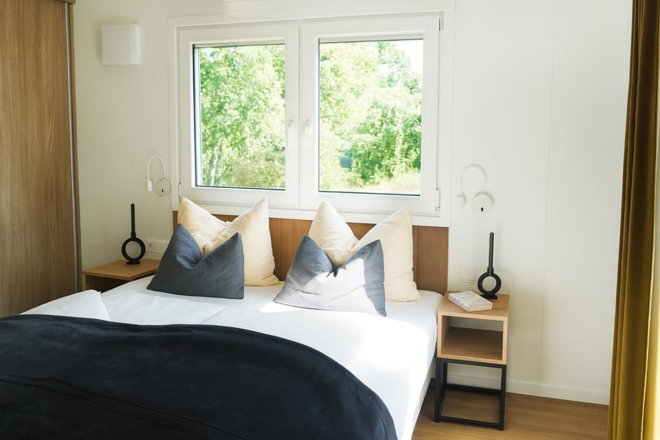 Bed, Bedroom