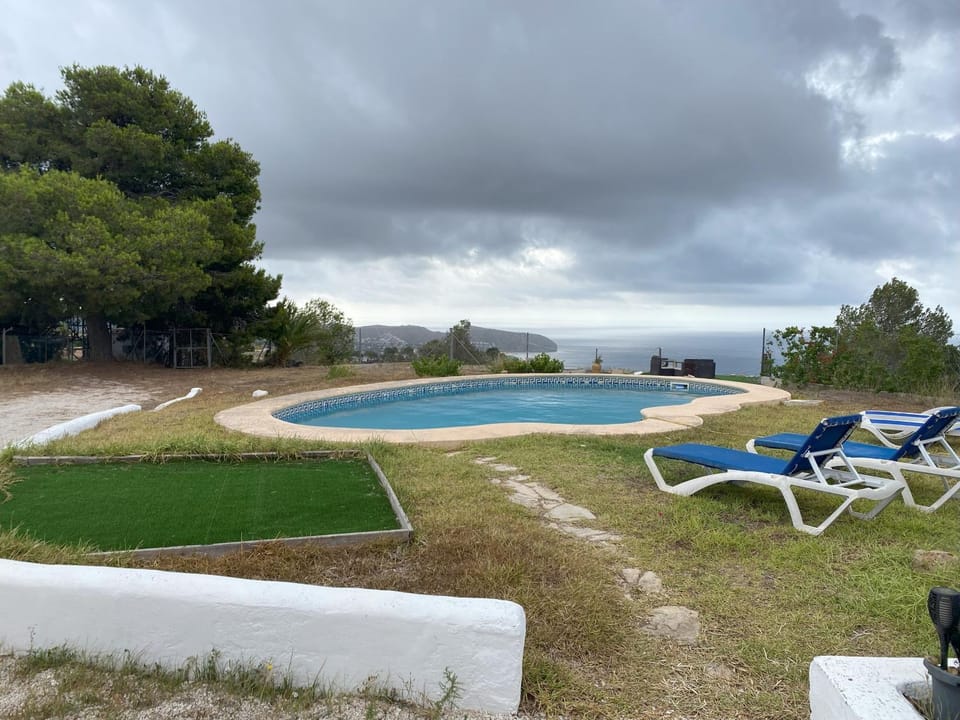 Day, Natural landscape, Sea view, Swimming pool, sunbed