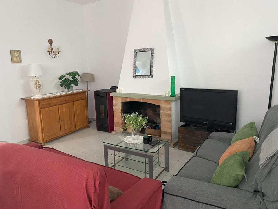 Communal lounge/ TV room, Living room