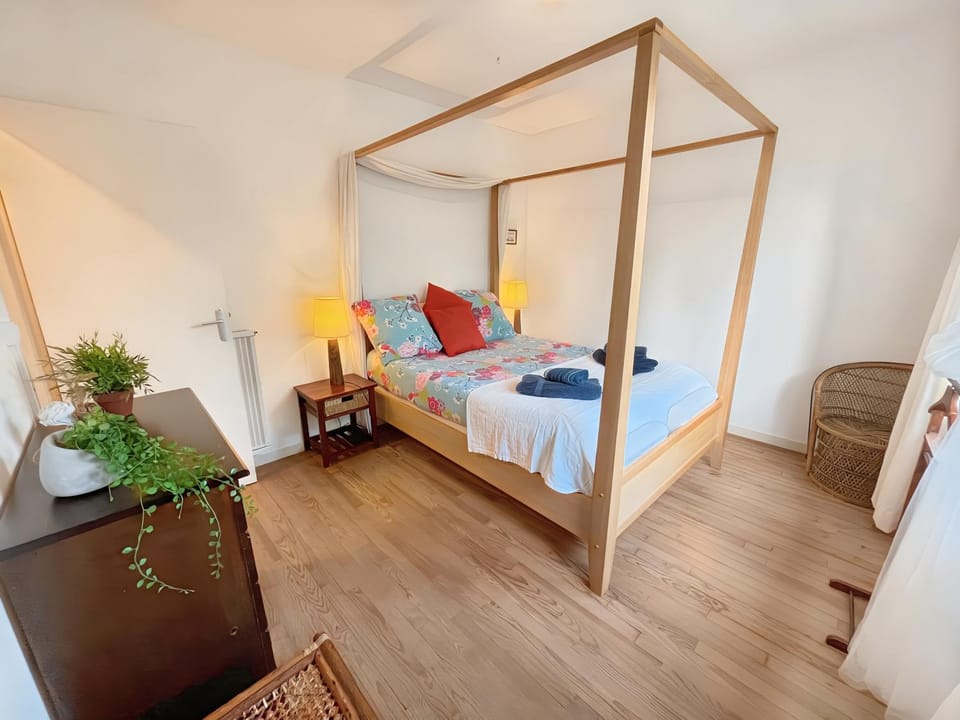 Maison atypique -Jardin, terrasse & cabane perchée House in Cabourg