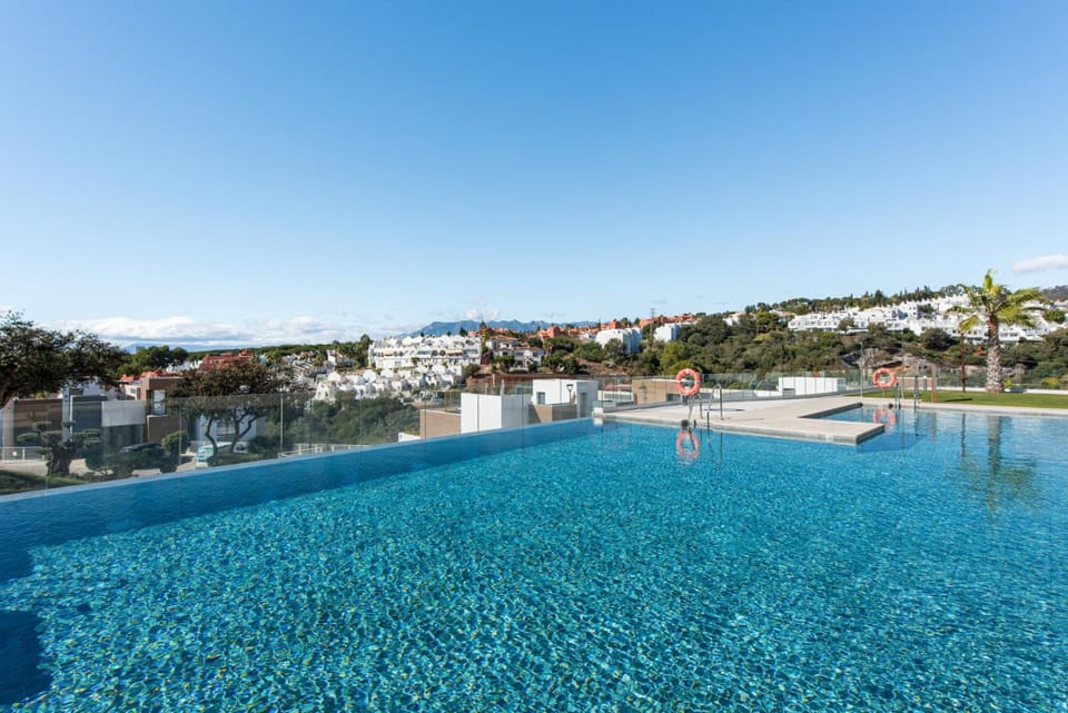 Day, Natural landscape, Lake view, Pool view, Sea view, Swimming pool