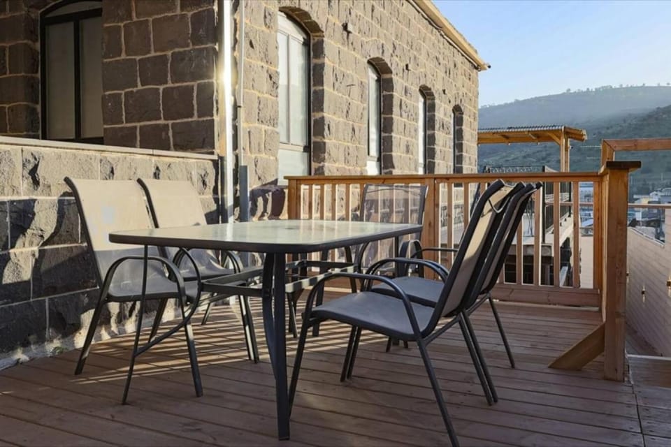 View (from property/room), Balcony/Terrace, Mountain view