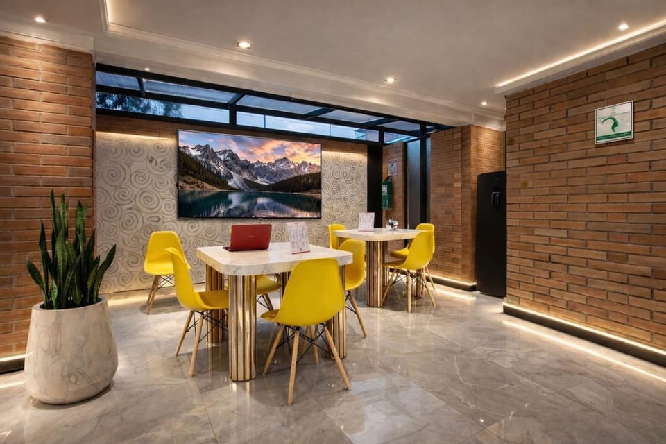 TV and multimedia, Living room, Dining area