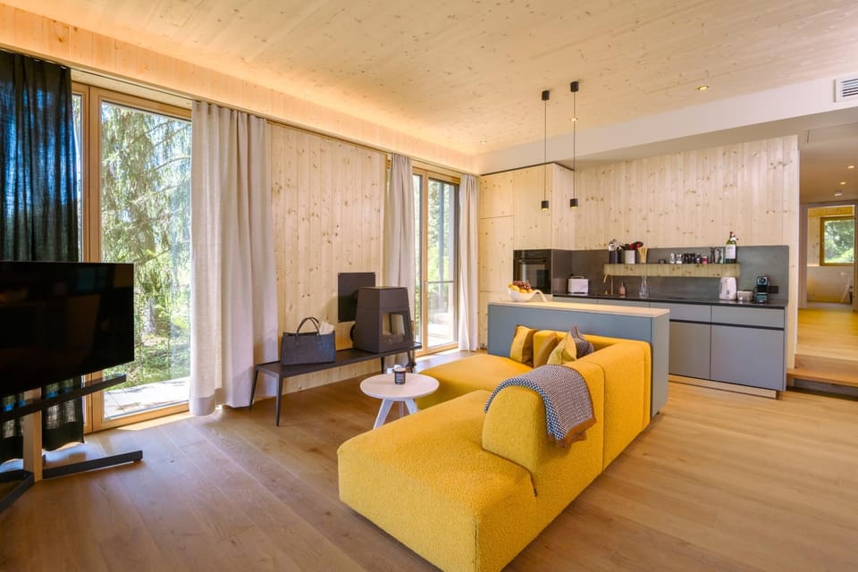 Kitchen or kitchenette, Living room, fireplace