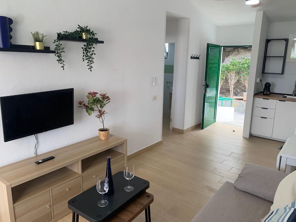 Kitchen or kitchenette, Living room