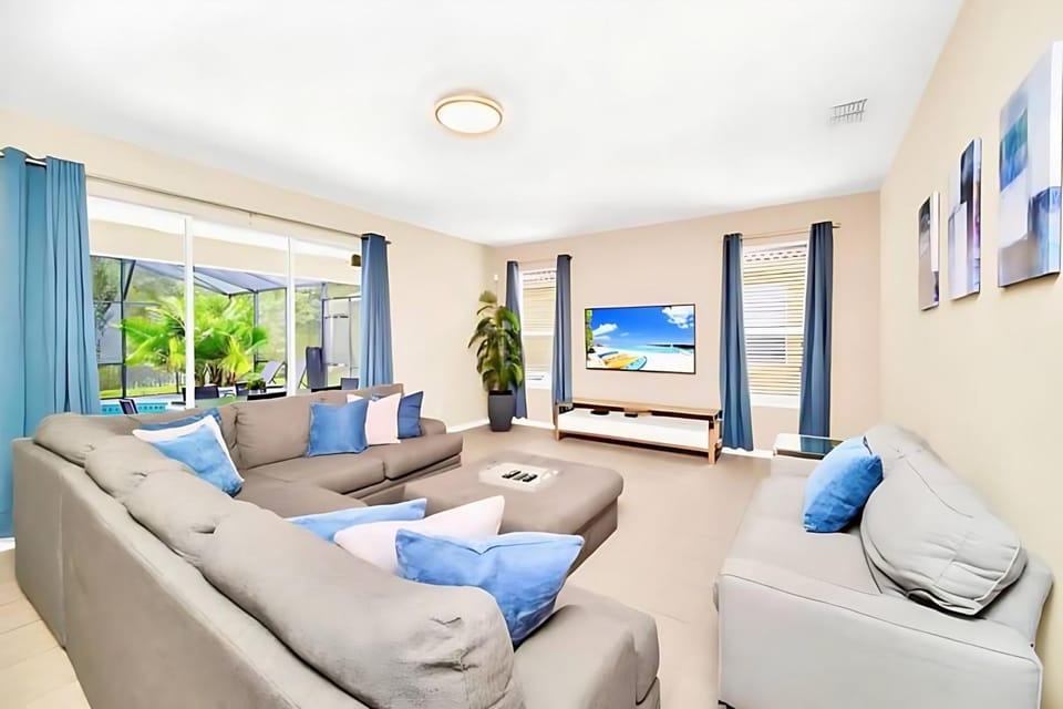 Bella Vida House with Pool and Games - Near Disney! House in Kissimmee