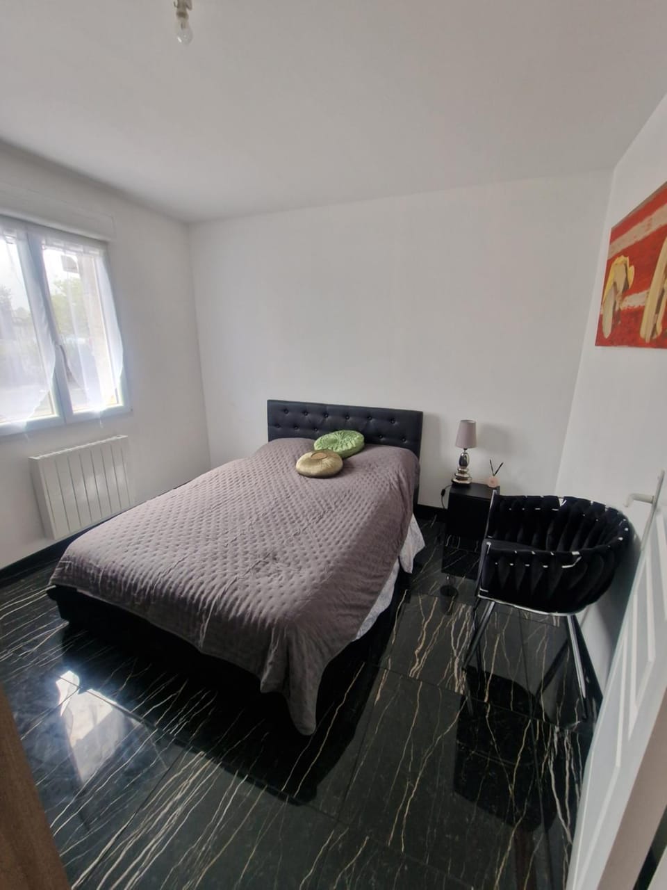 Photo of the whole room, Bedroom